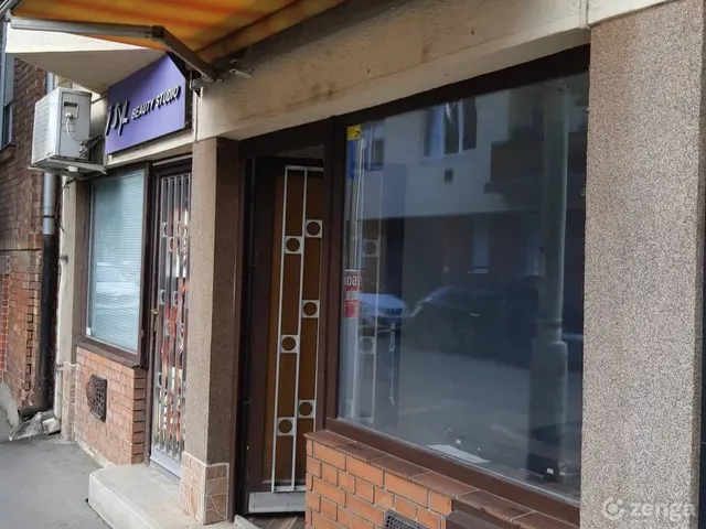 Eladó kereskedelmi és ipari ingatlan Szolnok, Belváros 40 nm