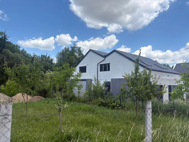 Eladó ház Solymár, Nádas utca 16. 250 nm