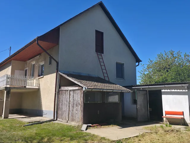 Eladó ház Kisoroszi, Petőfi utca 130 nm