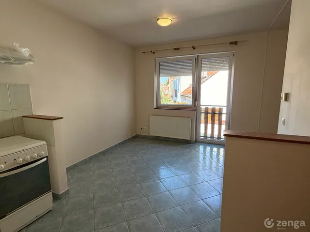 Eladó lakás Kecskemét, Belváros 38 nm