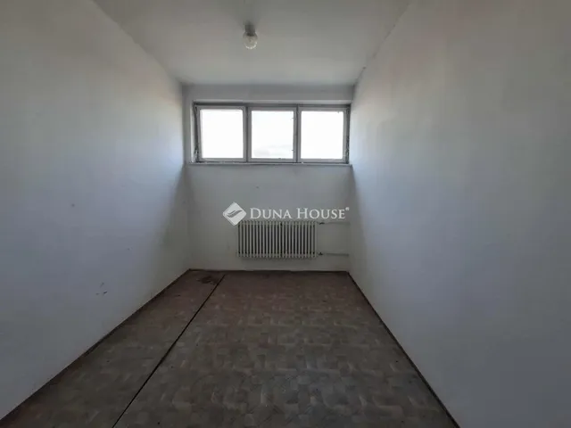Eladó kereskedelmi és ipari ingatlan Biharkeresztes, Szigligeti utca 360 nm