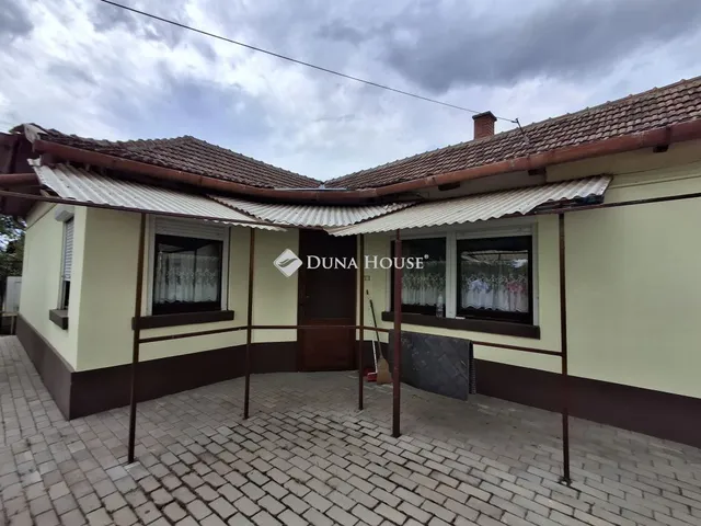 Eladó ház Füzesgyarmat, Rákóczi utca 100 nm