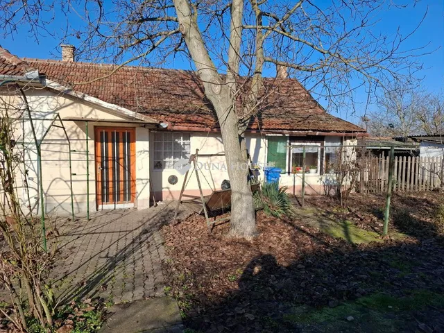 Eladó ház Komádi, Mikszáth utca 90 nm