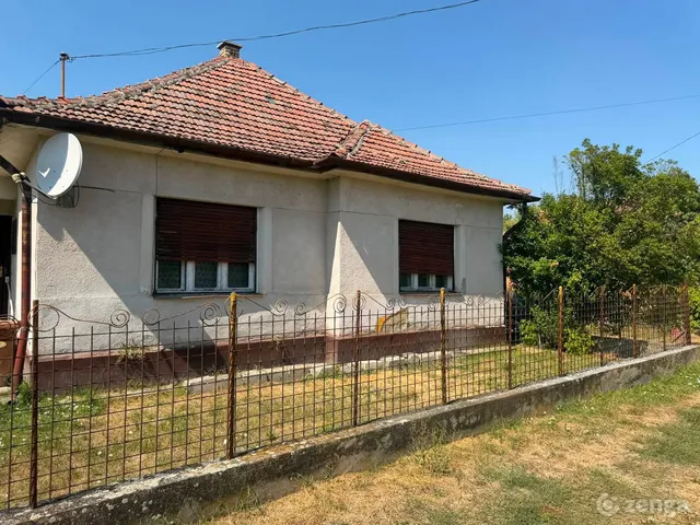 Eladó ház Átány 800 nm