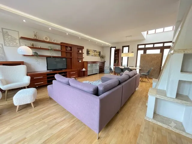 Kiadó ház Budapest XII. kerület, Svábhegy, Költő utca 150 nm