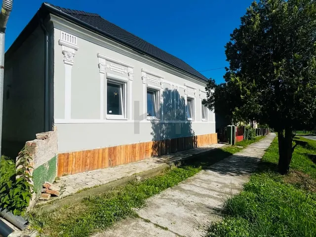 Eladó ház Heresznye 100 nm