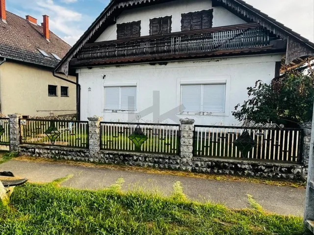 Eladó ház Bolhó 300 nm