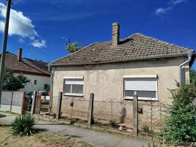 Eladó ház Bolhó 70 nm