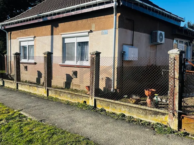 Eladó ház Bolhó 80 nm