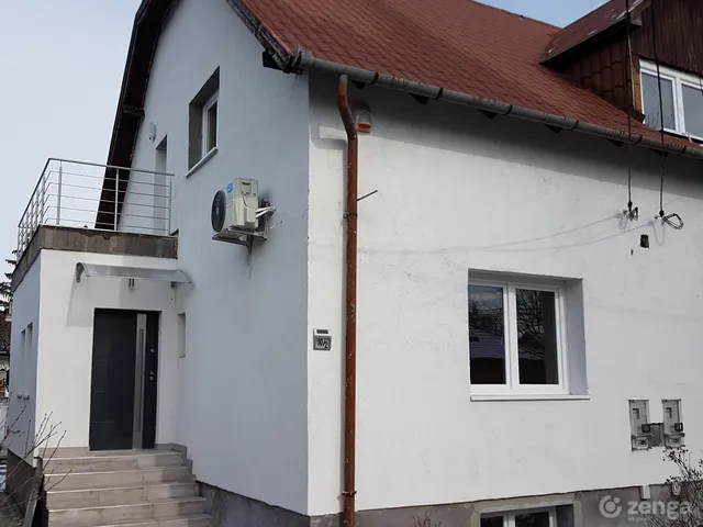 Eladó ház Budapest III. kerület, Csillaghegy 140 nm
