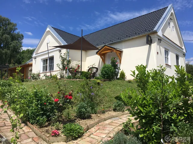 Eladó ház Homokkomárom 200 nm