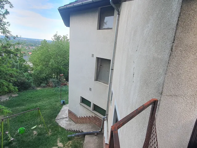 Eladó ház Budapest III. kerület, Csillaghegy 300 nm