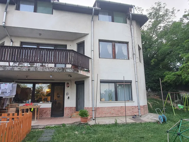 Eladó ház Budapest III. kerület, Csillaghegy 300 nm
