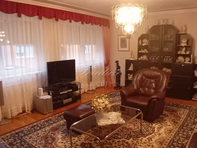 Eladó ház Győr, Nádorváros 150 nm