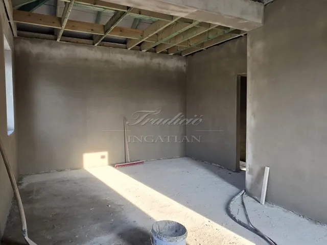 Eladó lakás Bőny 52 nm
