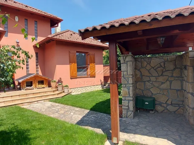 Eladó ház Győr, Gyirmót 275 nm