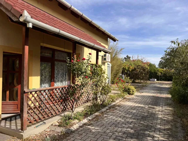 Eladó ház Veszprém, Dózsaváros 275 nm