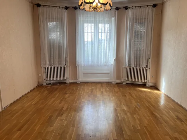 Eladó lakás Pétfürdő 146 nm