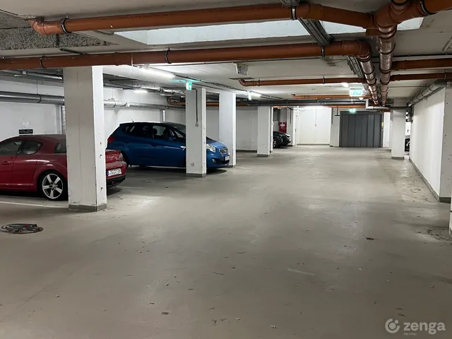 Eladó garázs Budapest VI. kerület, Nagykörúton kívüli terület 39 nm