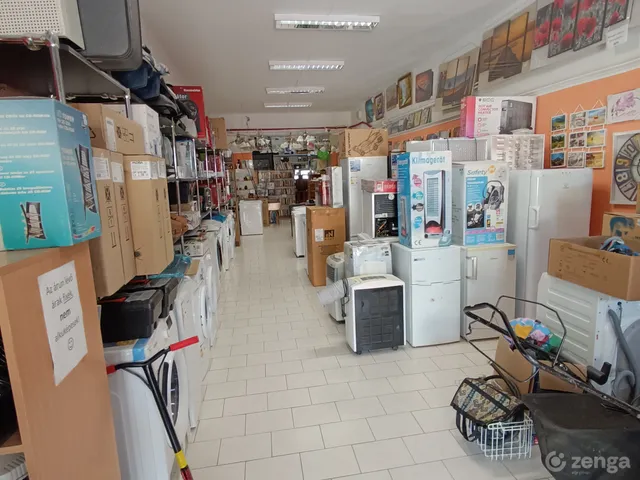 Eladó kereskedelmi és ipari ingatlan Hódmezővásárhely, Belváros 265 nm