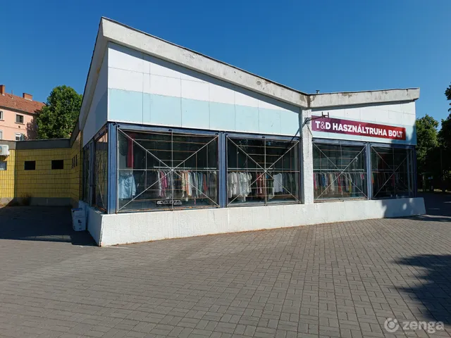 Eladó kereskedelmi és ipari ingatlan Hódmezővásárhely, Csúcs 138 nm
