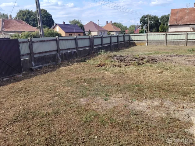 Eladó telek Hajdúböszörmény, Délilucernás, Bolyai Jànos U 32 400 nm