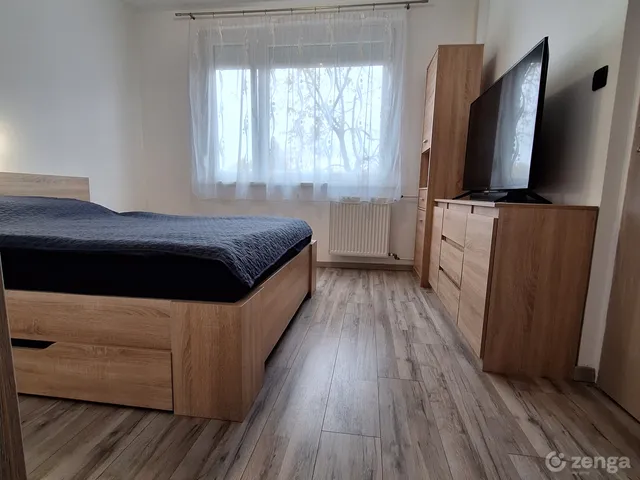 Eladó lakás Győr, Adyváros 53 nm