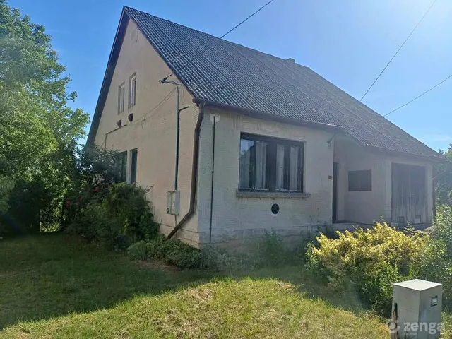 Eladó ház Magyarnándor, Mikszáth Kálmán utca 140 nm