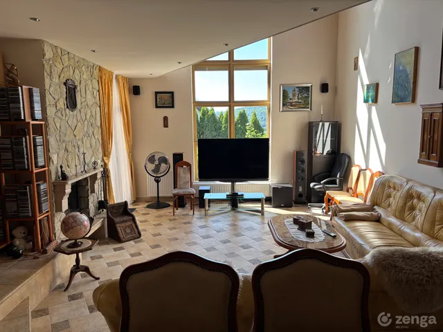 Eladó ház Budapest II. kerület, Máriaremete 143 nm