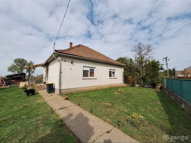 Eladó ház Perkáta 100 nm