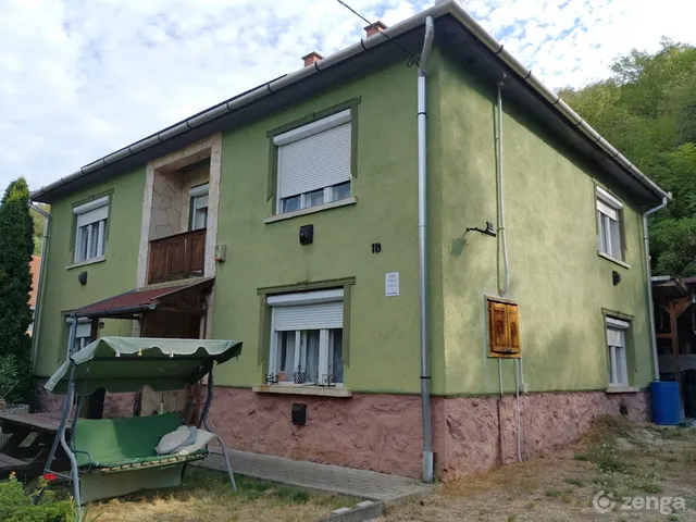 Eladó ház Istenmezeje 200 nm