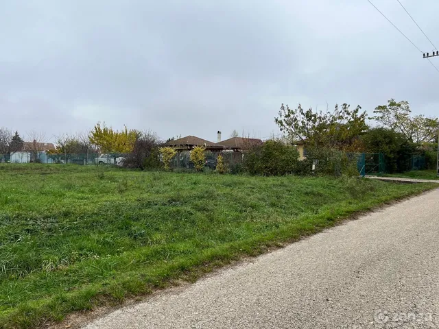 Eladó telek Balatonszabadi 1200 nm