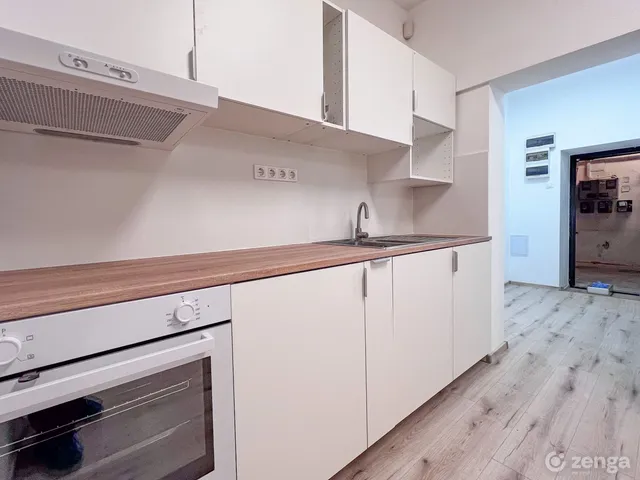 Eladó kereskedelmi és ipari ingatlan Budapest VI. kerület 40 nm