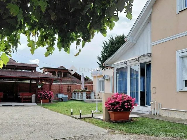 Eladó ház Siófok, Kossuth Lajos utca 240 nm