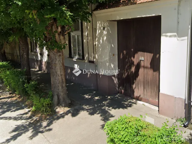 Eladó ház Kalocsa, Hunyadi János utca 200 nm