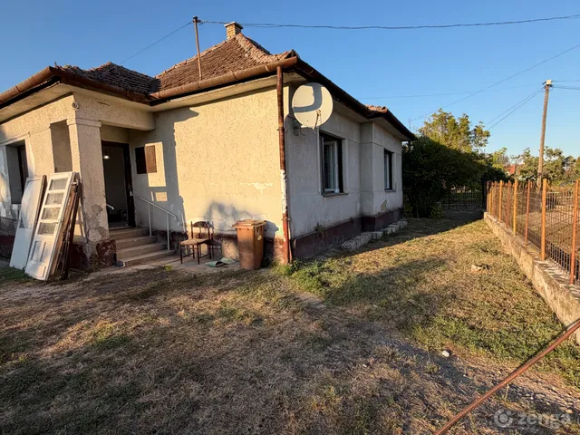 Eladó ház Átány 65 nm