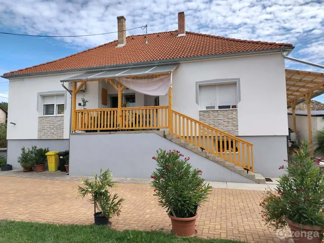 Eladó ház Ajka, Tósokberénd 105 nm