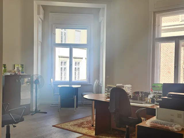 Eladó lakás Budapest VI. kerület, Nagykörúton belüli terület 75 nm