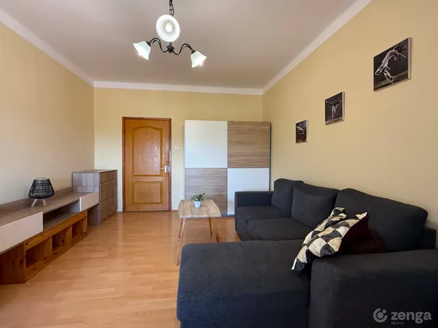 Eladó lakás Pécs, Uránváros 54 nm