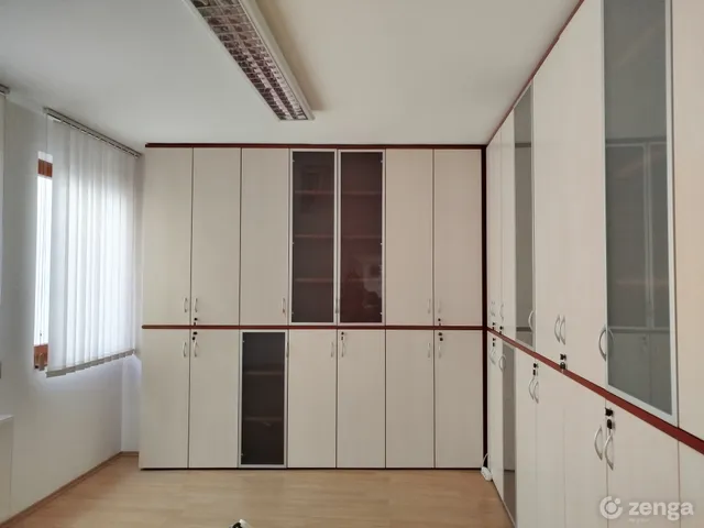 Eladó kereskedelmi és ipari ingatlan Győr 125 nm