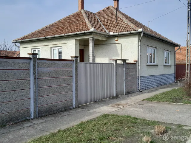 Eladó ház Jászberény 98 nm