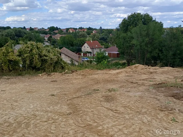 Eladó telek Valkó 1076 nm