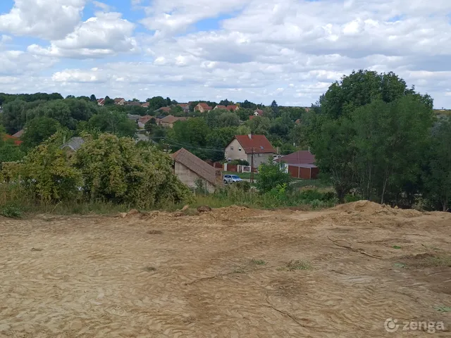 Eladó telek Valkó 1076 nm