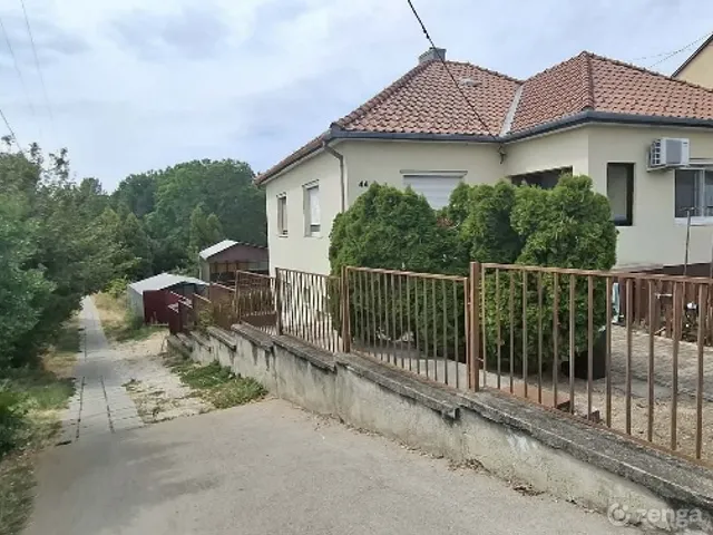 Eladó ház Székesfehérvár, Öreghegy 250 nm