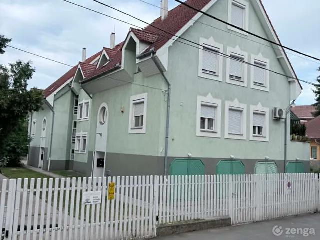 Eladó lakás Debrecen, Széchenyikert 55 nm