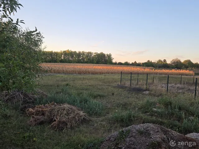 Eladó telek Balatonszabadi, Siómaros 1800 nm