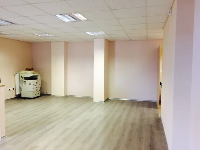Kiadó kereskedelmi és ipari ingatlan Budapest XV. kerület, Pázmány Péter utca 87 nm