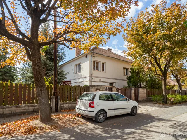 Eladó ház Budapest III. kerület, Csillaghegy 259 nm