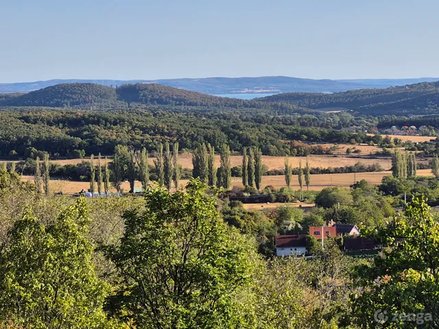 Eladó telek Pécsely 3030 nm
