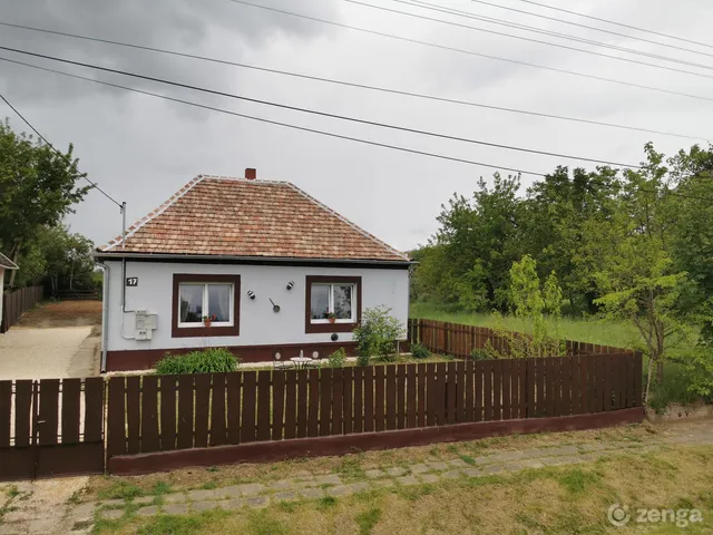 Eladó ház Ukk 90 nm